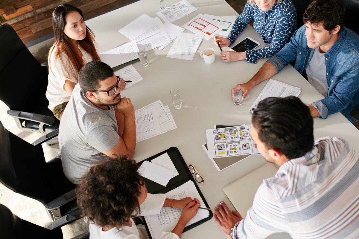 desk-meeting