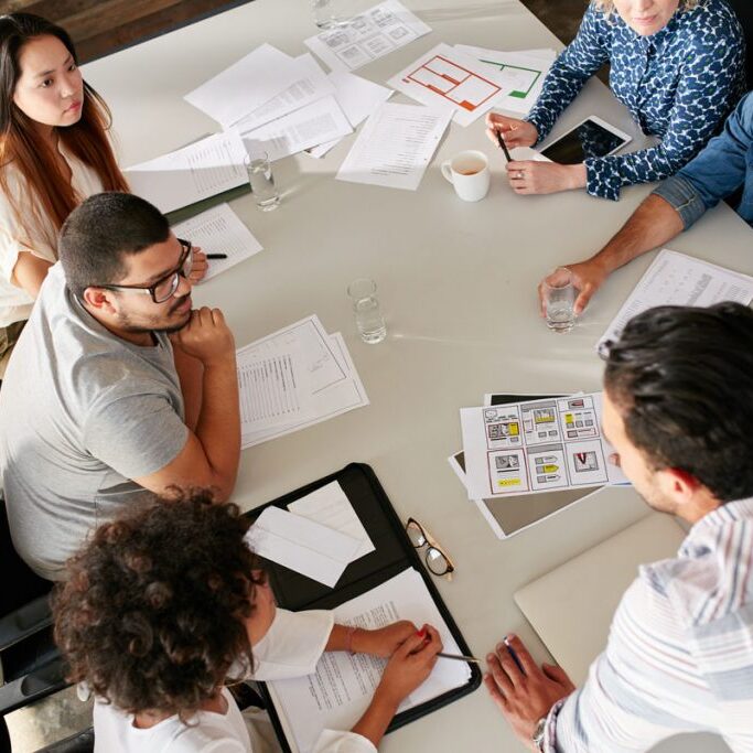 desk-meeting